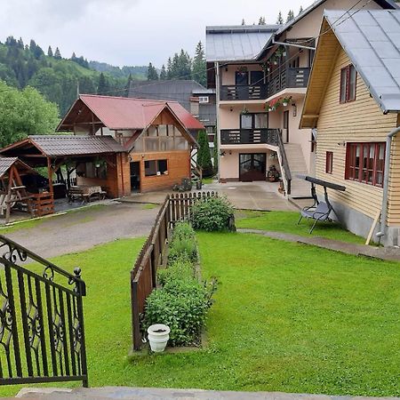Hotel Lip si Ely Dîmbovicioara Exterior foto